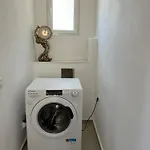 Nik *