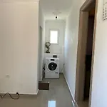 Nik *