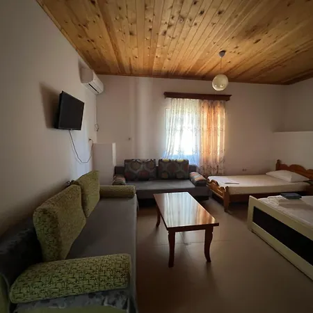 Nik * Ksamil